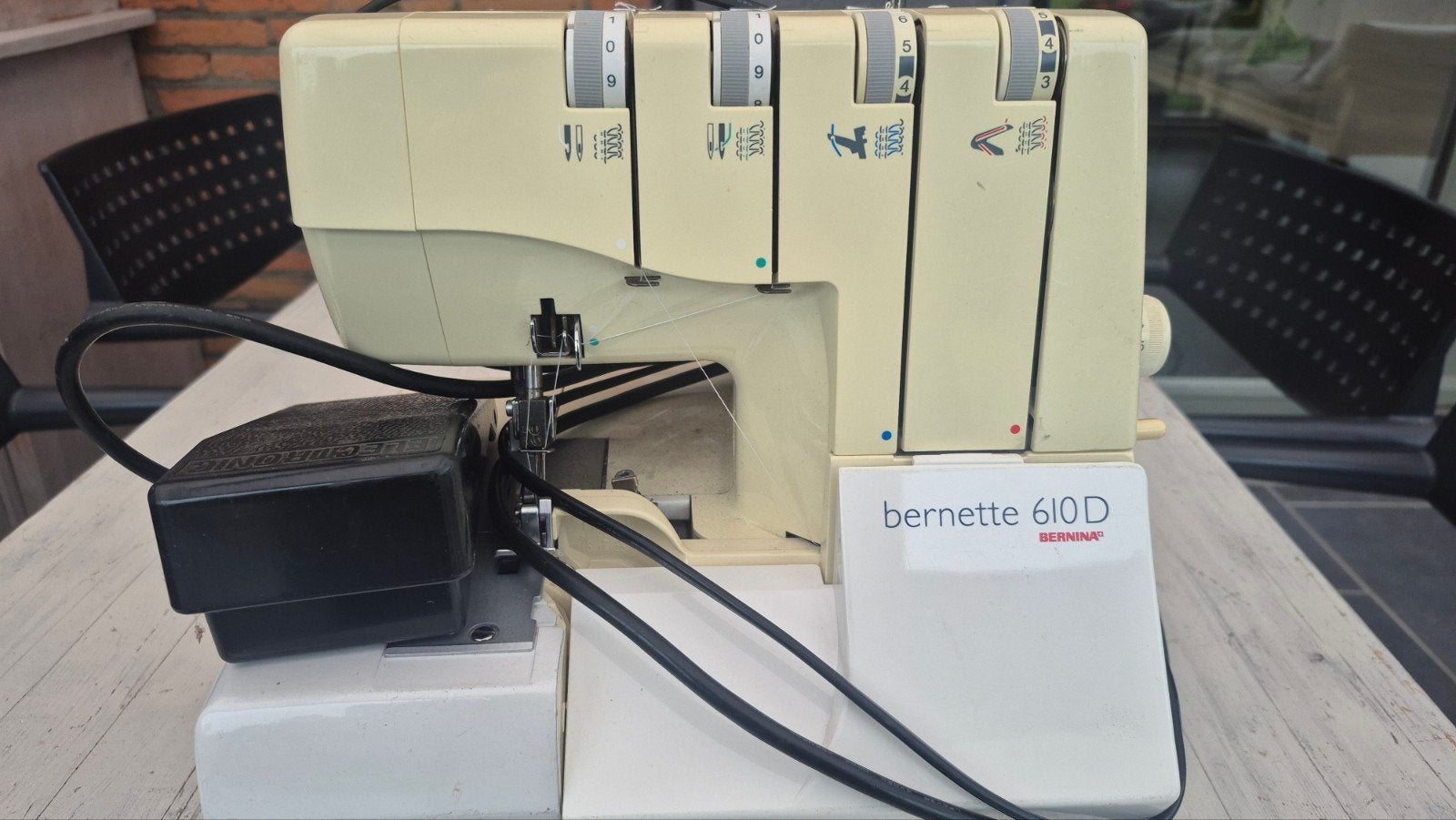 overlock machine, Ophalen