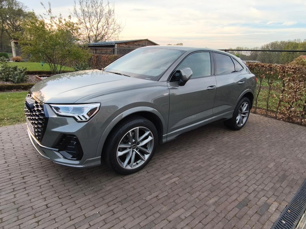 AUDI Q3 SPORTBACK 35 TFSI, Autos, Audi, Achat, Entretenue par le concessionnaire, Noir, Phares entièrement LED