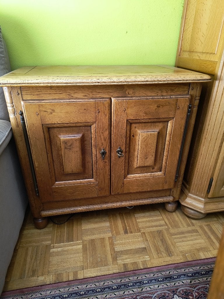 Authentiek houten (bijzet)kast/dressoir met NF-keurmerk, Antiek en Kunst, Ophalen