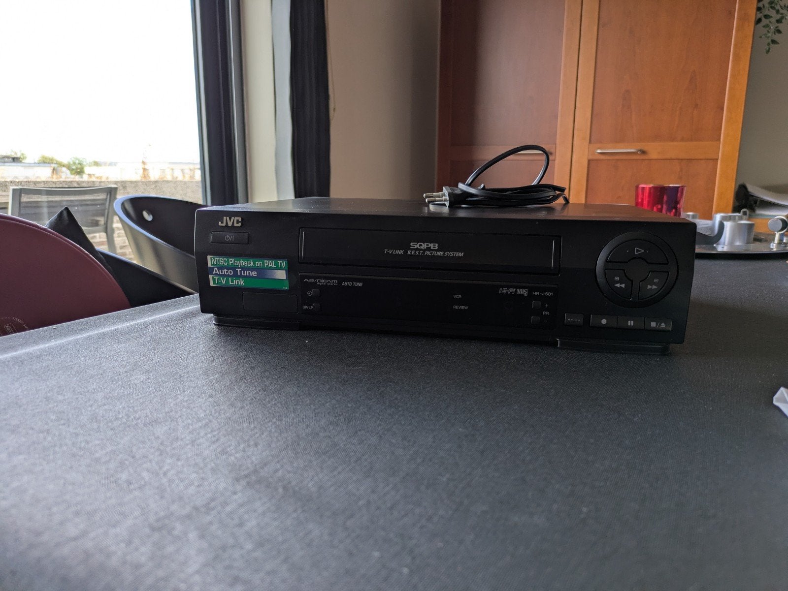 JVC HR-J588 Hi-Fi VHS-videorecorder + Gratis videocassettes, Cd's en Dvd's, VHS | Film, Ophalen, VHS