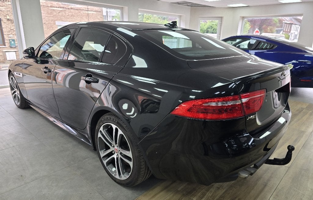 JAGUAR XE R-SPORT 2.0 TD 2015, Auto's, 4 deurs, Euro 6, Leder, Bedrijf