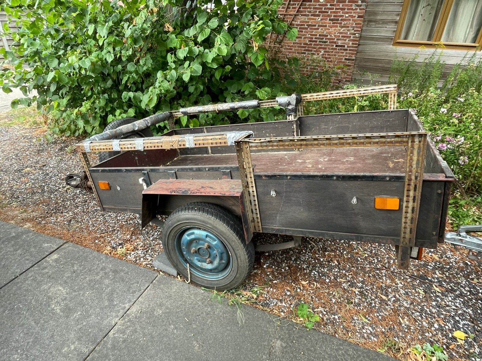 Handige, compleet in orde, aanhangwagen enkele as, Ophalen, Gebruikt
