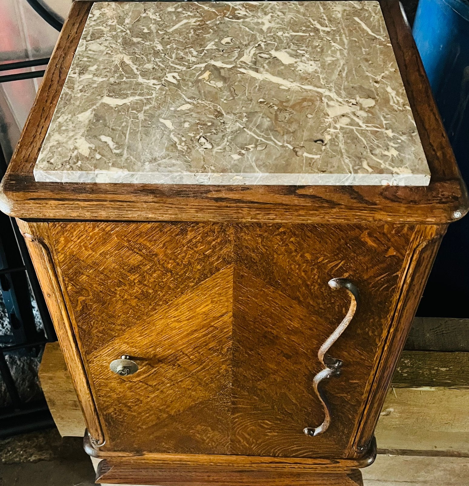 table de chevet ancienne, Enlèvement, Utilisé, Bois