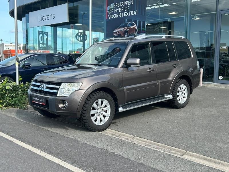 Mitsubishi Pajero 3.2D 5AT INSTYLE, Auto's, Automaat, Zwart, Bruin, https://public.car-pass.be/vhr/7d2b3966-1c83-4676-ab9d-c4d992feeeda