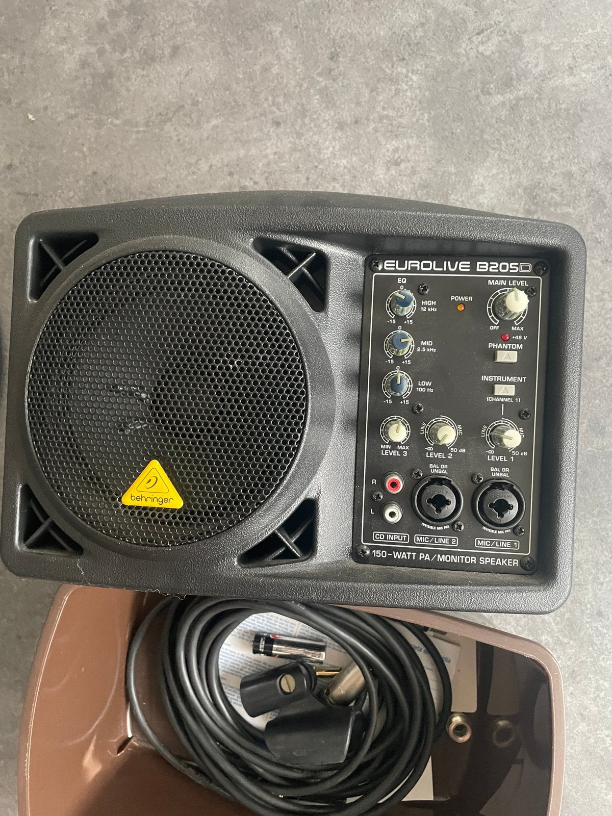 Behringer eurolive B205D + Shure sm58 + kabels, Musique & Instruments, Enlèvement ou Envoi, Comme neuf