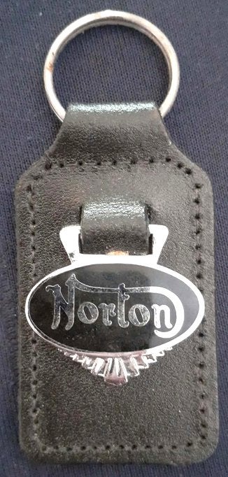 porte clé publicitaire émaillé sur cuir norton, Ophalen of Verzenden, Zo goed als nieuw, Merk