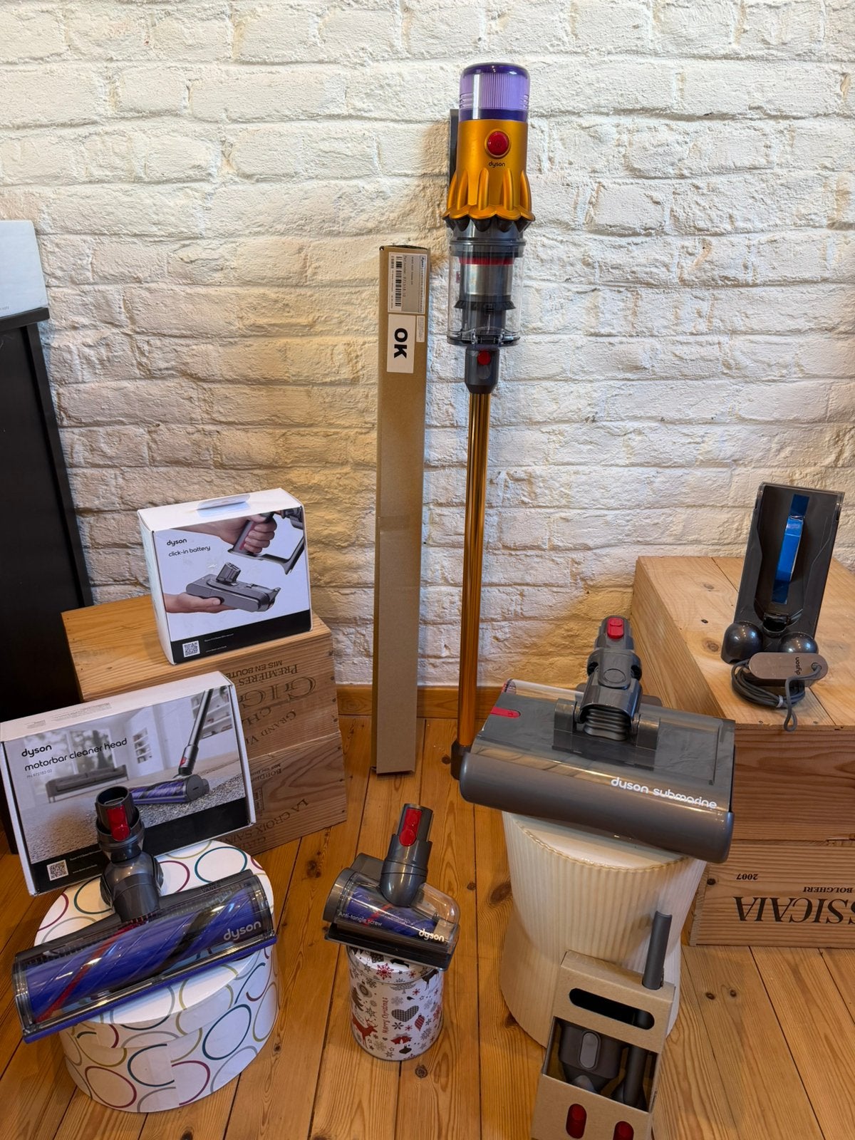 Dyson V12 Submarine celui qui Aspire & Lave comme neuf, Enlèvement ou Envoi, Réservoir, Comme neuf, Dyson