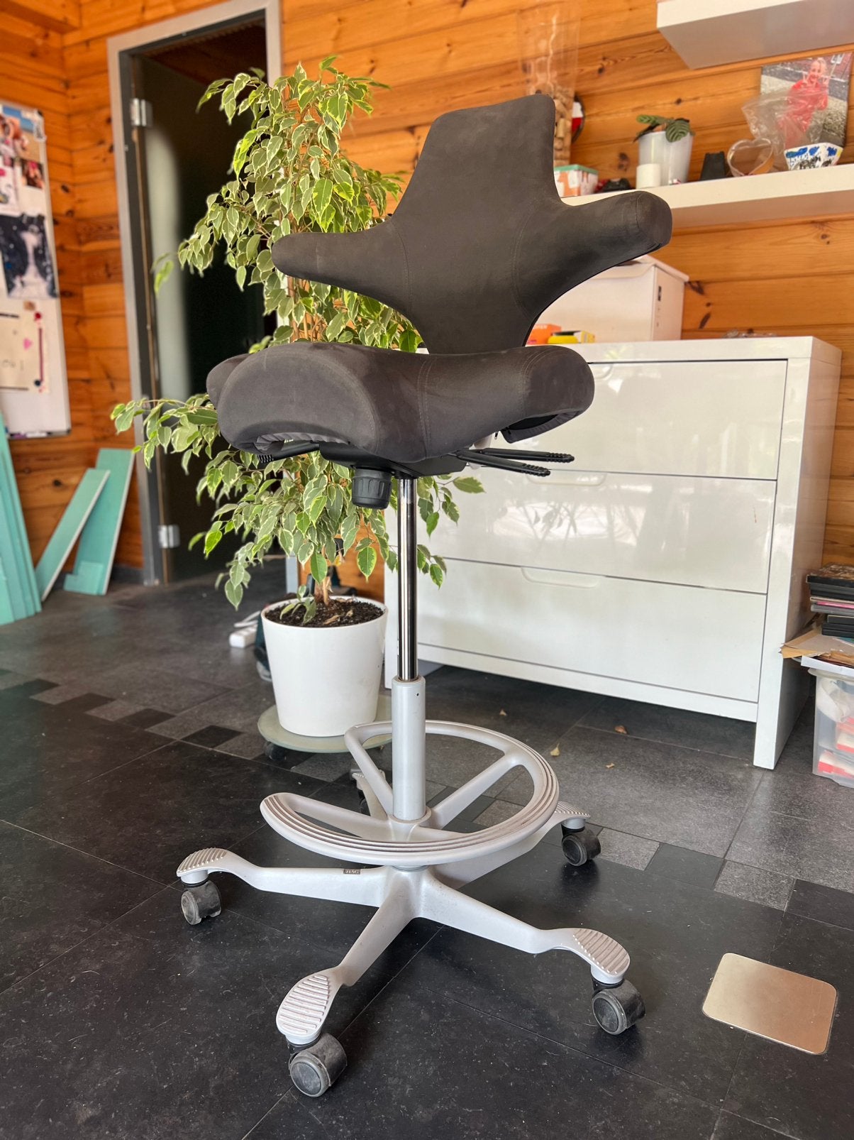 HÅG Capisco ergonomische zadelstoel Hoog model (nieuw €1600), Huis en Inrichting, Bureaustoelen, Zo goed als nieuw, Ophalen
