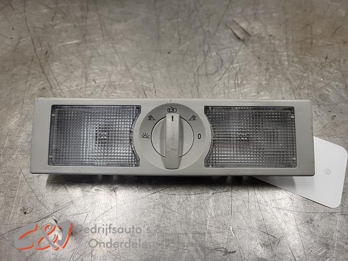 Binnenverlichting achter van een Volkswagen Transporter, Gebruikt, -, Volkswagen, -