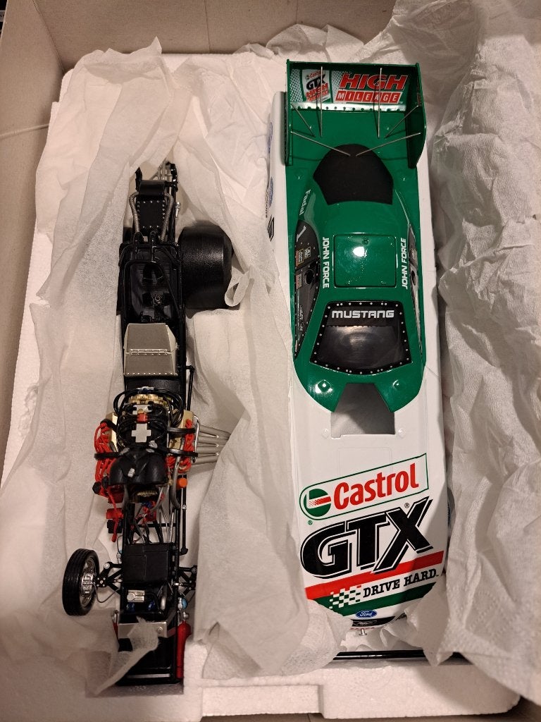 Funny Car John Force Castrol GTX Ford Mustang 1:24 Action, Enlèvement ou Envoi, Comme neuf