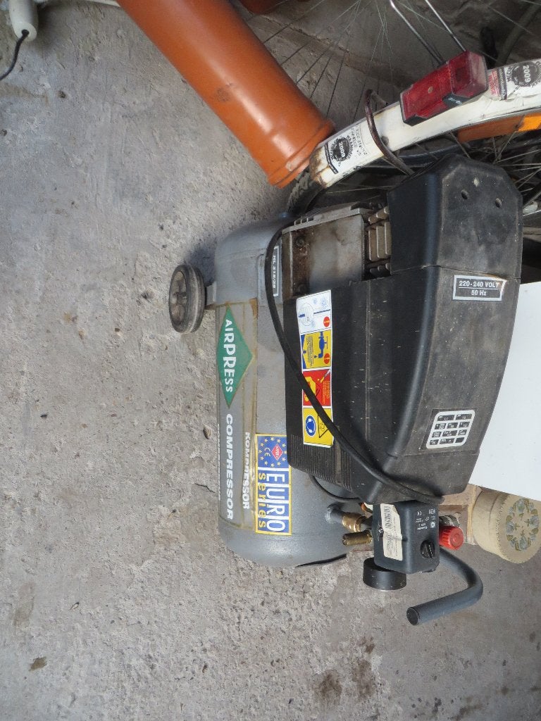 compressor, Doe-het-zelf en Bouw, Compressors, Ophalen, Gebruikt, 6 tot 10 bar, 25 tot 100 liter