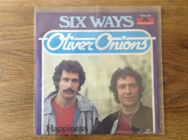 single oliver onions, 7 inch, Ophalen of Verzenden, Fotohoes, Rock en Metal
