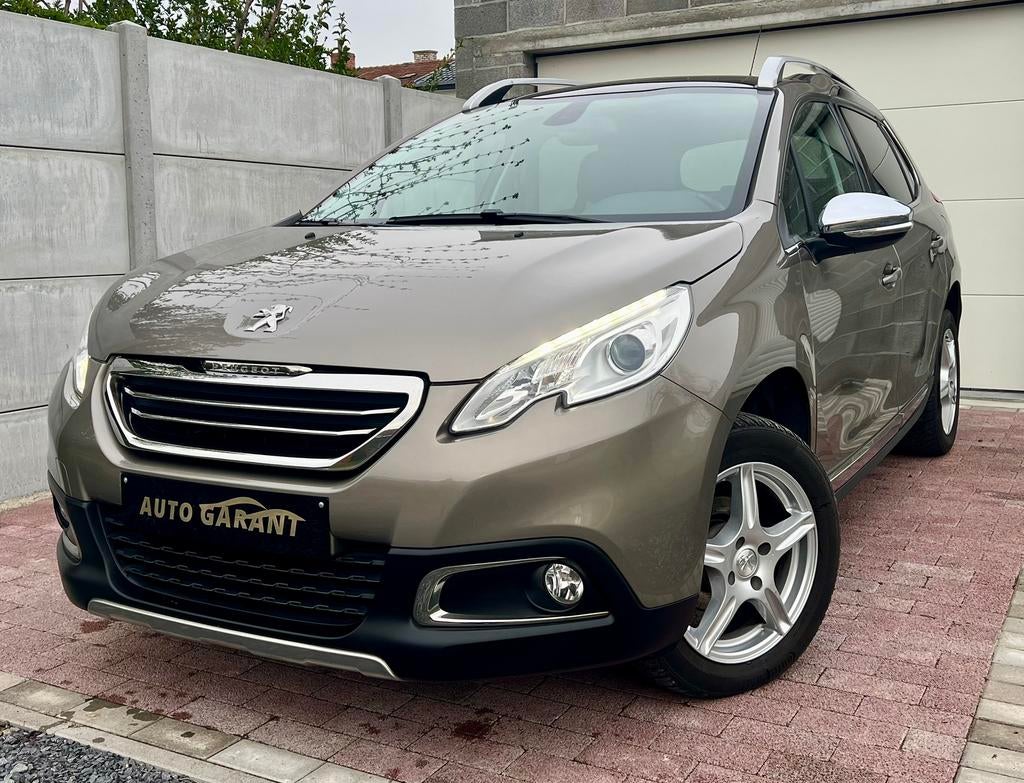 Peugeot 2008 1.6 e-HDI Allure, Auto's, Automaat, Euro 5, Zwart, 4 cilinders