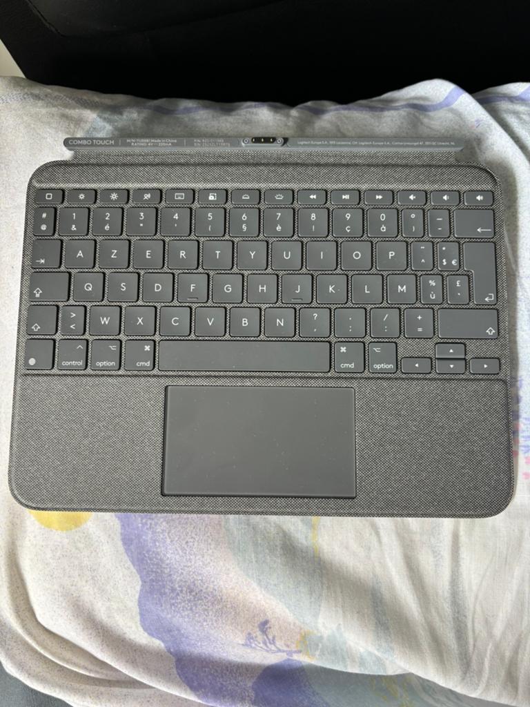 Clavier combo touch logitech pour ipad a16, Enlèvement, Comme neuf