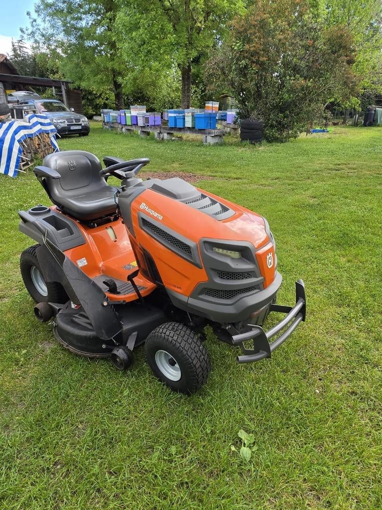 Tracteur tondeuse autoportée Husquarna, Fonction de mulching, Comme neuf, 90 à 120 cm, Husqvarna