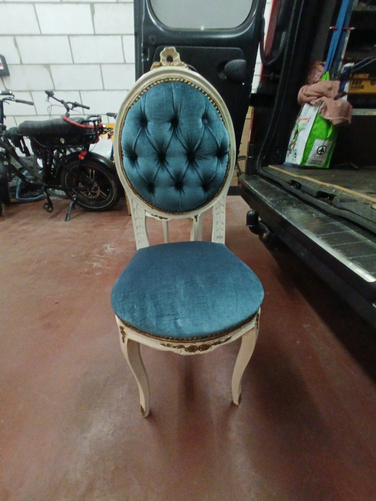 chaises Louis XV vintage, Enlèvement