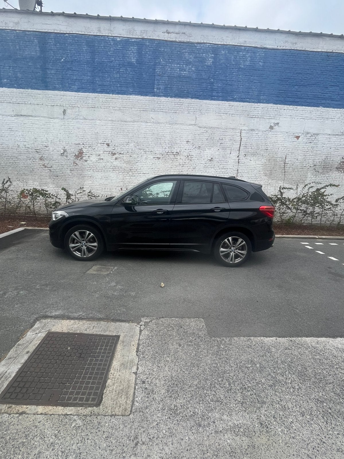 BMW X1 16 sDrive, Autos, Ordinateur de bord, Boîte manuelle, Noir, Particulier