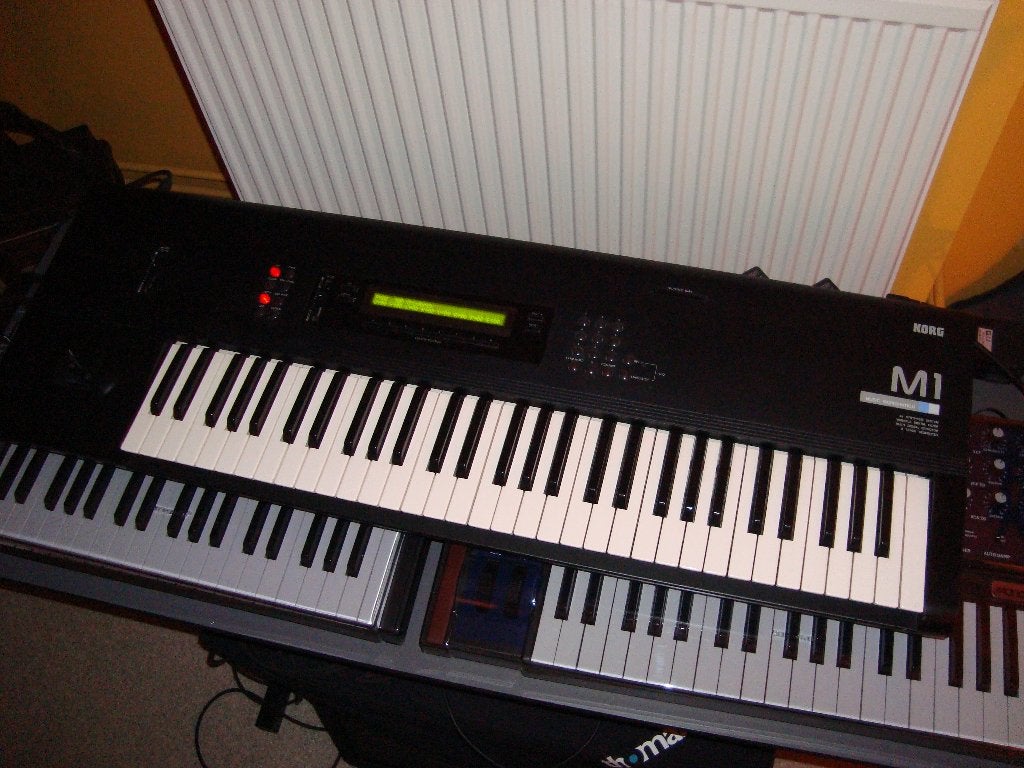 Korg M1. Waldorf CMP1, MOD1, DVCA1, Muziek en Instrumenten, Ophalen, Gebruikt, Korg, Met midi-aansluiting