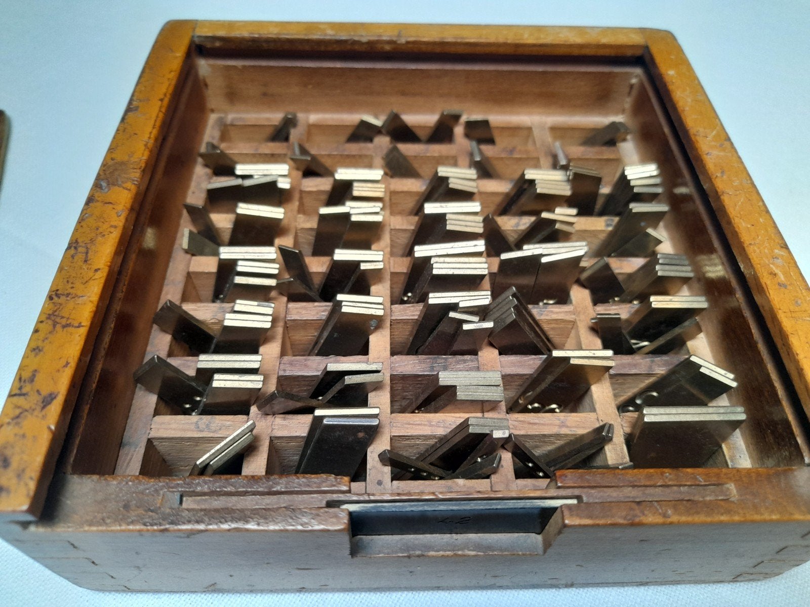 vintage lettersjablonen in messing Gravograph, Ophalen of Verzenden
