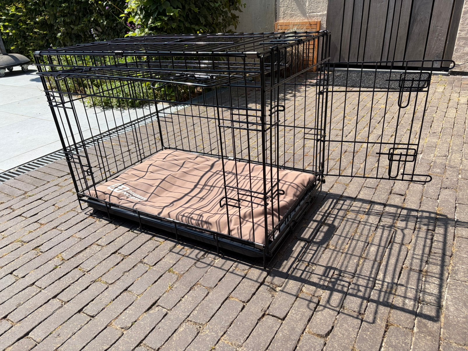 Hondenbench 74x47x55 met twee kussens, Dieren en Toebehoren, Ophalen, Zo goed als nieuw