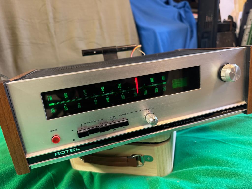 Rotel RT-620 tuner, Audio, Tv en Foto, Tuners, Ophalen, Zo goed als nieuw