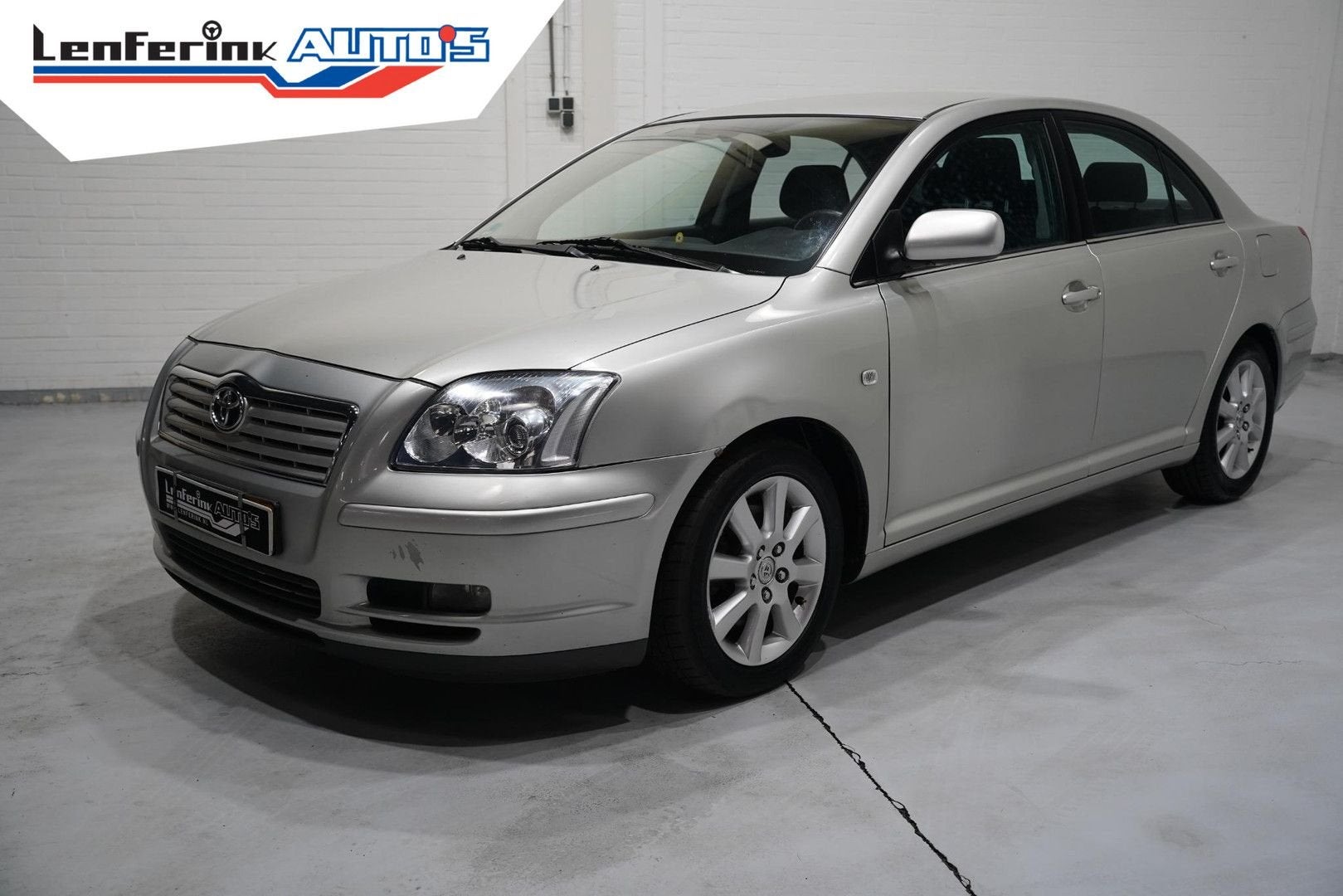 Toyota Avensis 2.2 D-4D Linea Luna Clima Cruise Trekhaak Lic, Autos, Argent ou Gris, Achat, Avensis, Entreprise