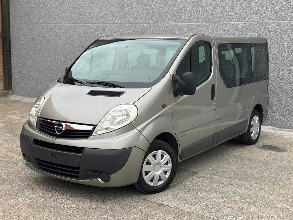 Opel Vivaro Tour 2.0DTI 115PK Airco - 8 Stoelen - Topstaat!, Voorwielaandrijving, 4 cilinders, Beige, Bedrijf