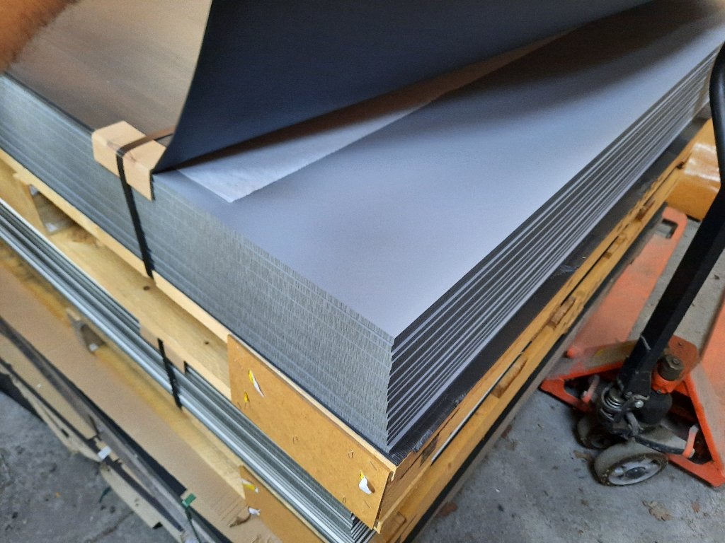 Nieuwe Trespa panelen Middelgrijs spotprijs €245 per plaat, Ophalen of Verzenden, Nieuw