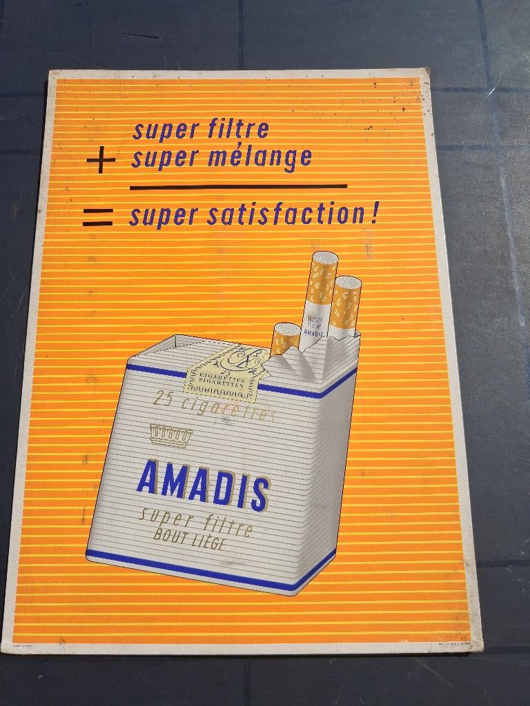 cigarettes amadis... carton.. timbre fiscal 2F., Enlèvement ou Envoi, Comme neuf, Panneau publicitaire