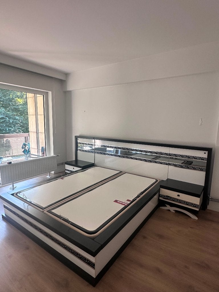 ENSEMBLE DE CHAMBRE MODERNE À VENDRE – EN BON ÉTAT, Enlèvement, Comme neuf, Deux personnes, Lake modern style
