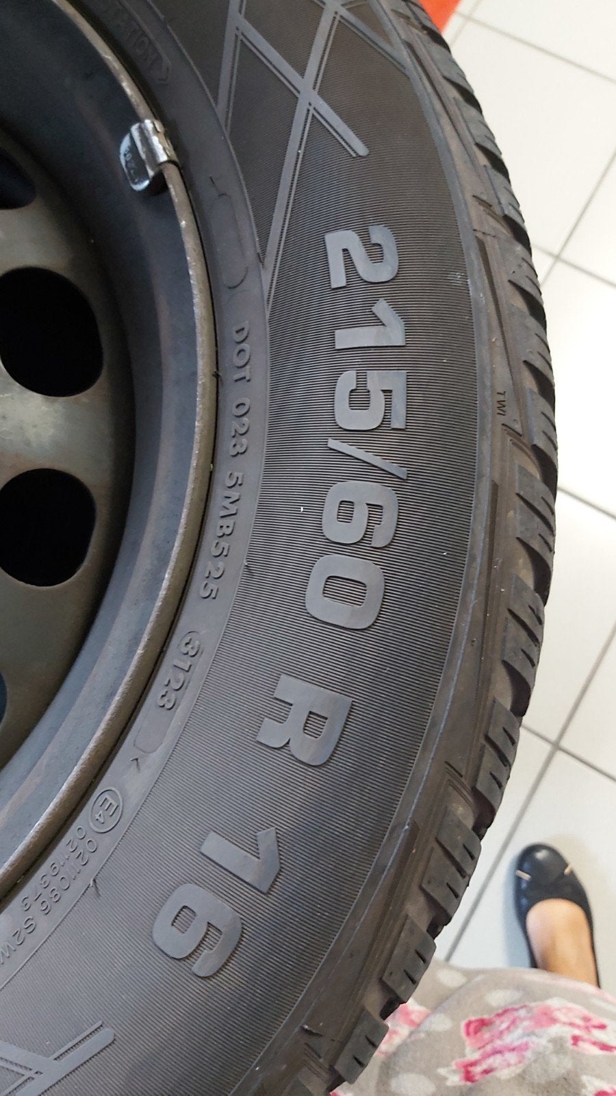 Pneus d'hiver Peugeot 3008 avec boulons, Enlèvement