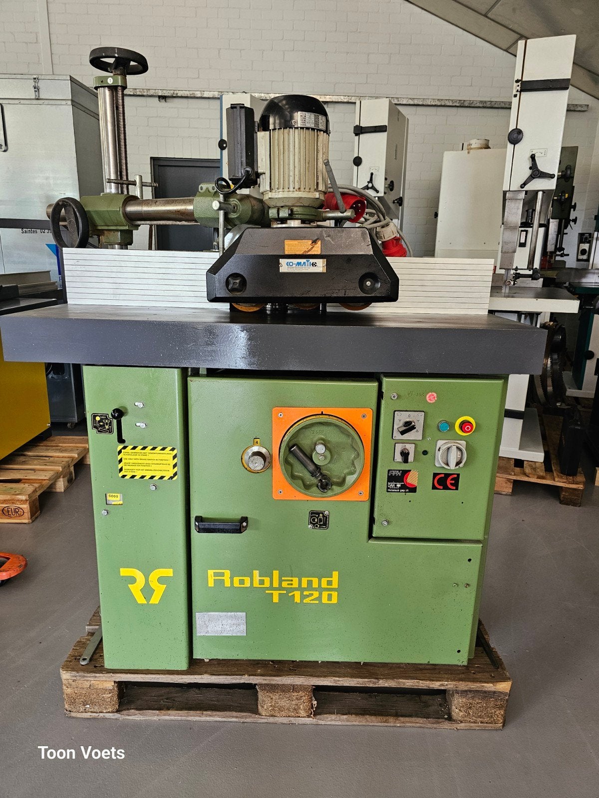 Freesmachine met aanvoerapparraat en motorrem, Ophalen