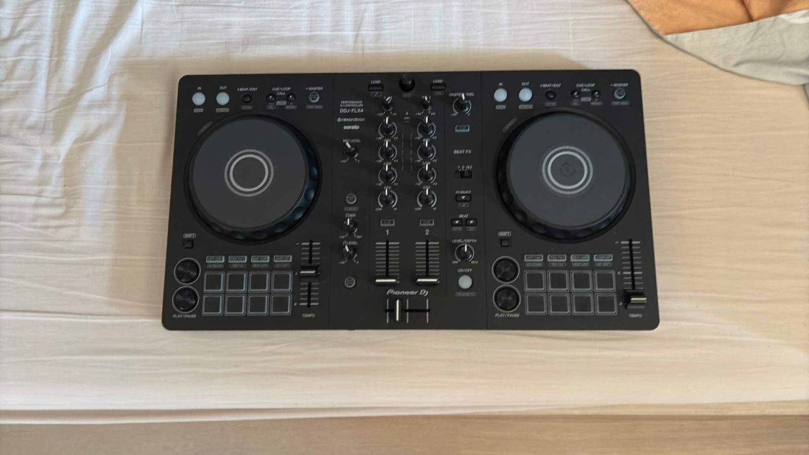 Flx 4 + fligth case, Ophalen, Zo goed als nieuw