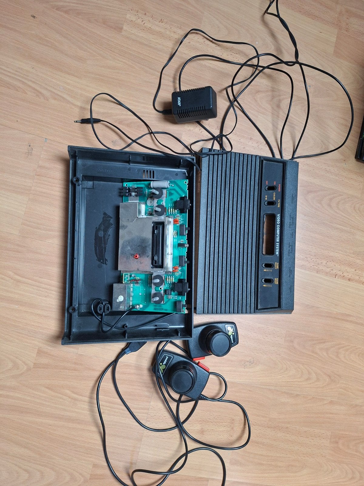 atari 2600 defect console, Games en Spelcomputers, Ophalen of Verzenden, Atari 2600