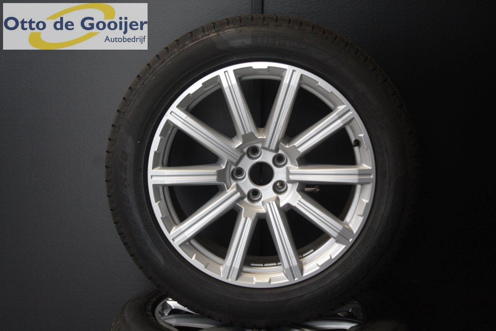 Originele Audi Q7 Velgen 20 Inch Winterbanden 5.5MM PIRELLI, Auto-onderdelen, Ophalen, Gebruikt, -, 285 mm