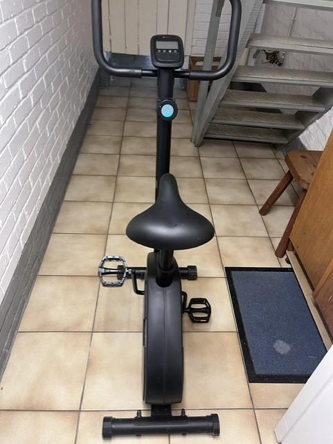 Stationaire fiets, Sport en Fitness, Fitnessapparatuur, Ophalen, Gebruikt, Benen, Hometrainer