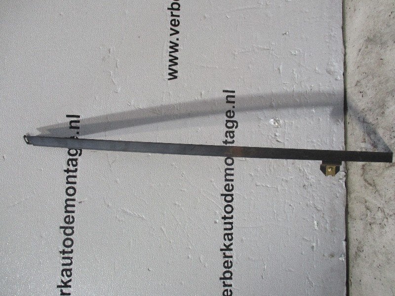 RUIT geleider links Ford Fiesta 2 (01-1983/11-1989), Auto-onderdelen, Gebruikt, Henry-Ford-Straße  1
50735  Köln, DE, Ford-Werke GmbH