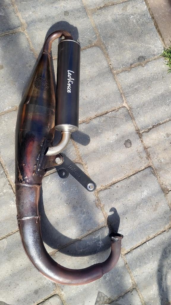 Leovinci uitlaat, Ophalen, Uitlaat