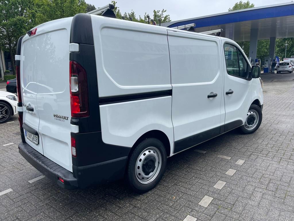 Renault Trafic 2.0 DCi 3pl. AC/Camera/Navi/Bluetooth!!!!!!, Auto's, Stof, Renault, Wit, Bedrijf