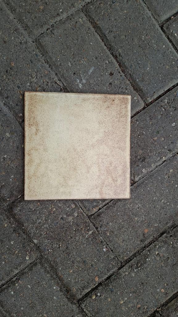 Licht bruine tegels, Doe-het-zelf en Bouw, Tegels, Ophalen, Keramiek, Zo goed als nieuw, 20 tot 40 cm