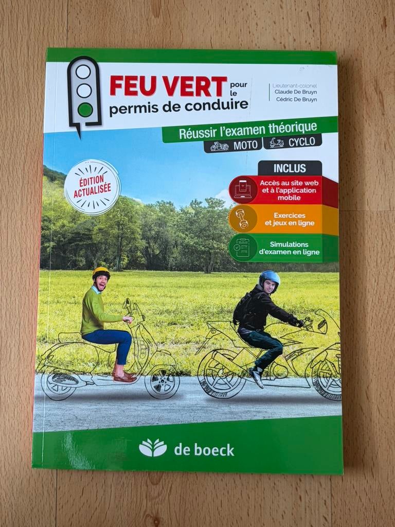 Permis de conduire-MOTO CYCLO - livre feu vert édition 2023, Livres, Enlèvement, Comme neuf
