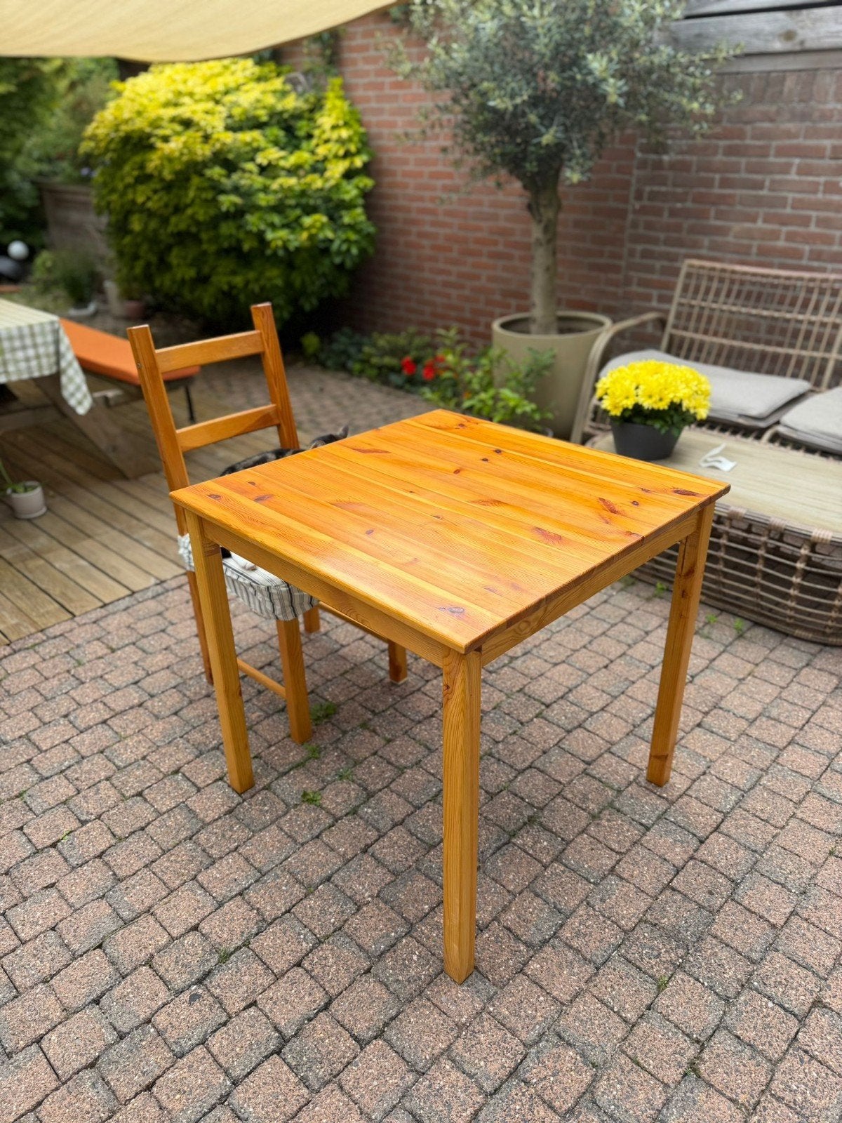 8 NIEUWE tafels + 24 stoelen + 24 kussens, Tuin en Terras, Ophalen