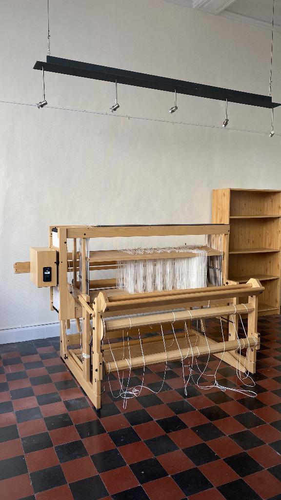 Métier à Tisser - Louët Megado, Hobby & Loisirs créatifs, Brun, Électrique, Comme neuf, Enlèvement