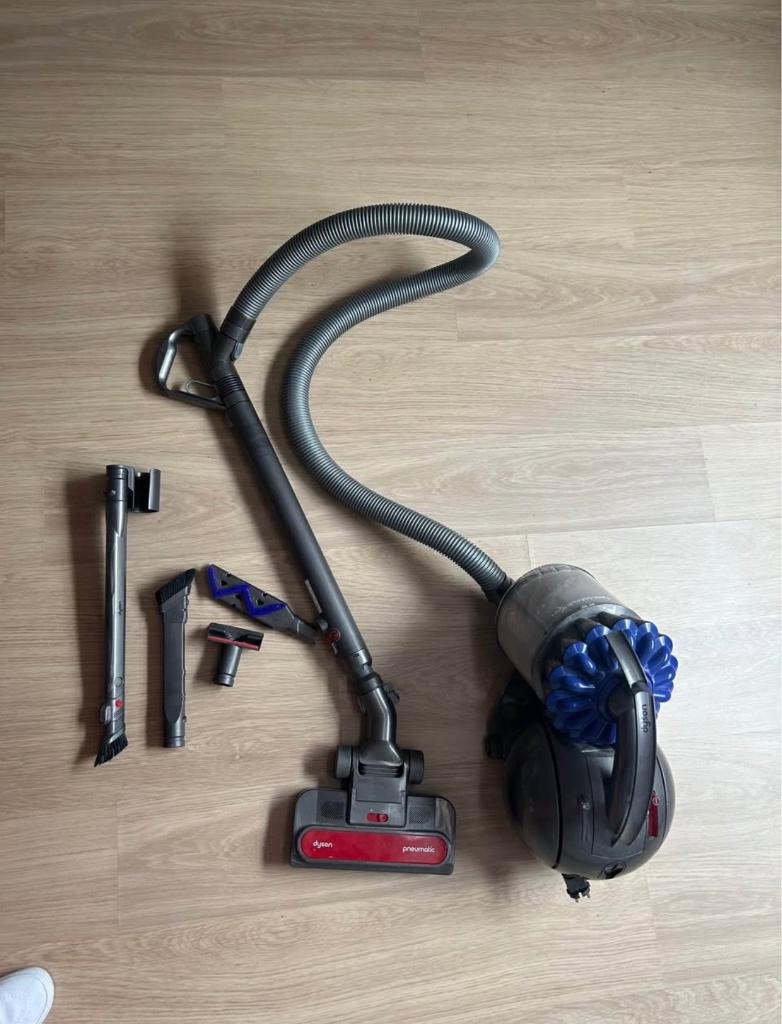Dyson stofzuiger met kabel, Elektronische apparatuur, Stofzuigers, Ophalen, Gebruikt, Stofzuiger