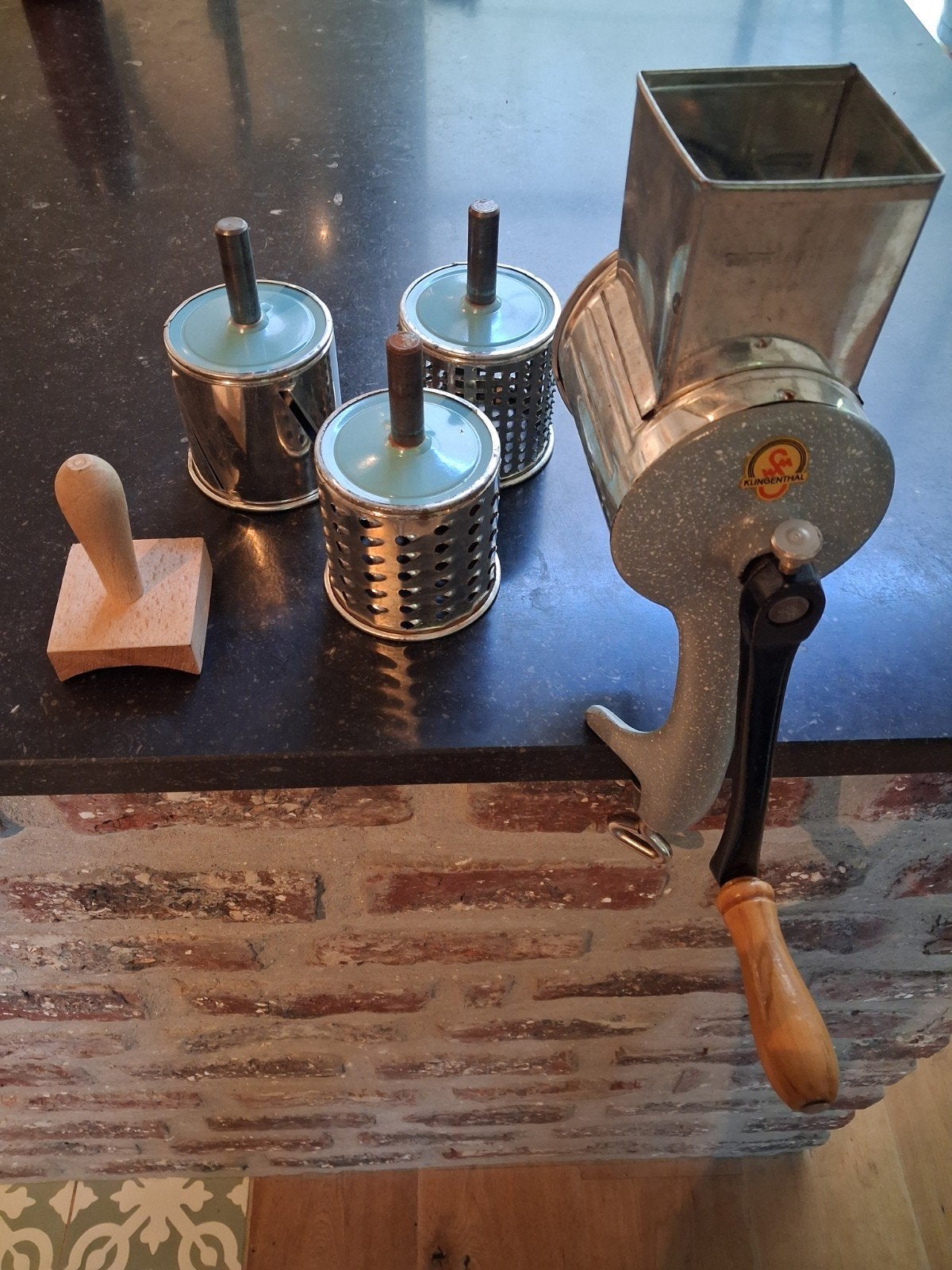 Vintage SWM Klingenthal Keukenrasp / Trommelrasp – Compleet, Antiek en Kunst, Curiosa en Brocante, Ophalen of Verzenden