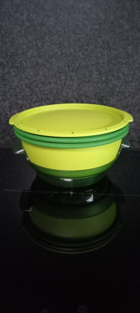 Microgourmet Tupperware met inhoud boekje., Huis en Inrichting, Keuken | Tupperware, Ophalen, Overige typen, Zo goed als nieuw