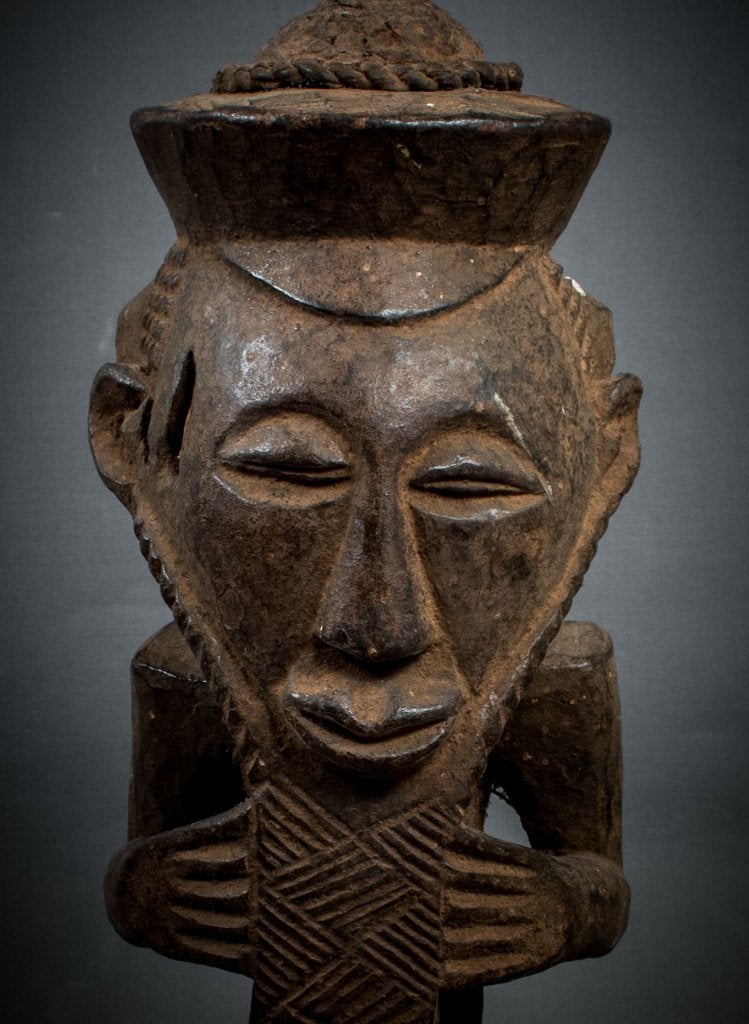 38 cm hoog Lubabeeld uit Congo, Ophalen