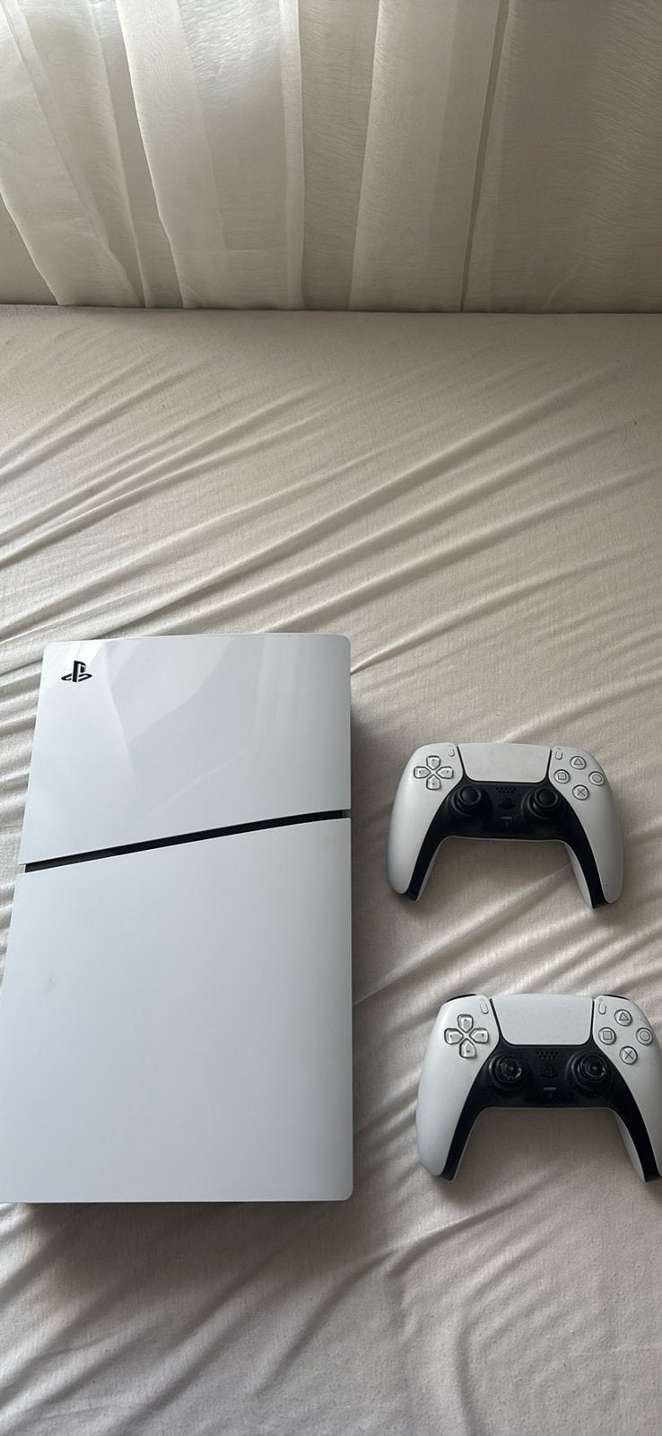 Playstation 5 slim met 2 controllers, Games en Spelcomputers, Spelcomputers | Sony PlayStation 5, Ophalen, Zo goed als nieuw, Playstation 5