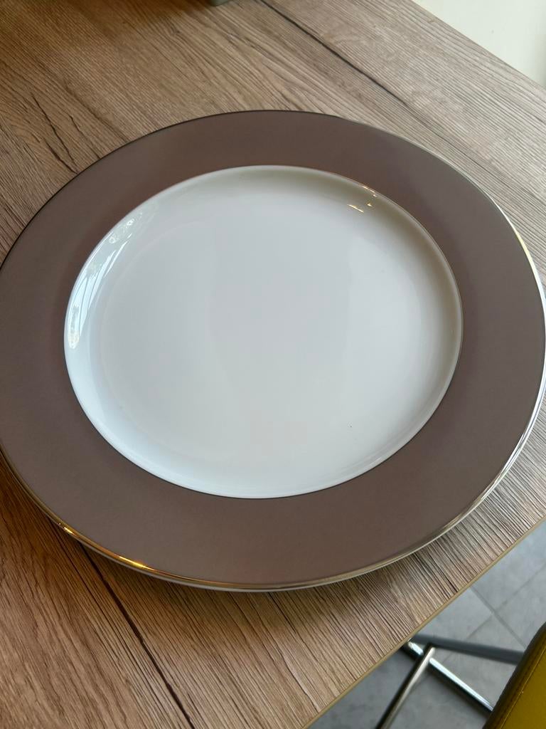 Assiettes présentation porcelaine Bernardaud, Antiquités & Art, Enlèvement