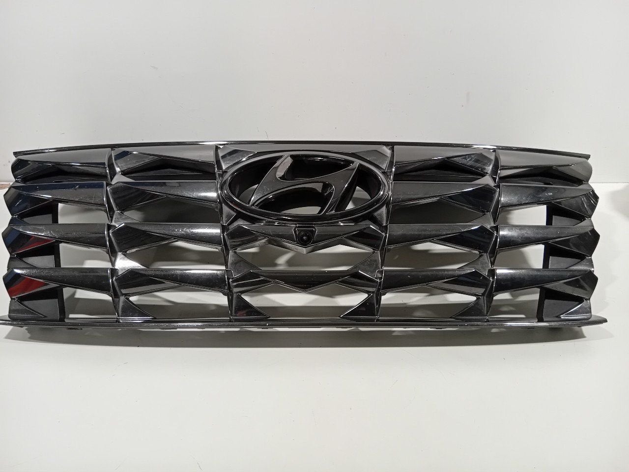 Grille Hyundai Tucson, Onderdelen@venauto.nl, Van der Ven Autorecycling B.V., Gebruikt, Ettenseweg 76, 4706 PB Roosendaal, The Netherlands